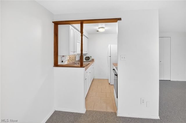 1480 Warren Road 708, Lakewood, OH 44107