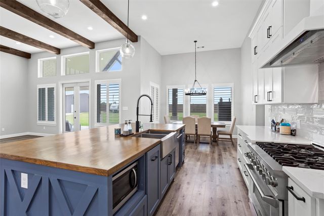 4410 12th Street, Dickinson, TX 77539