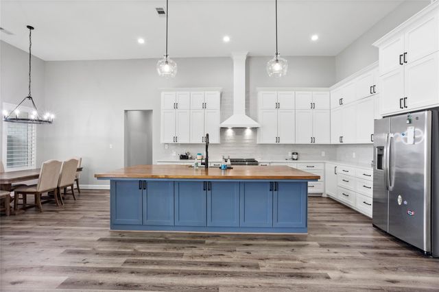4410 12th Street, Dickinson, TX 77539