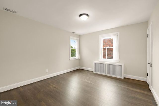 325 OGLETHORPE ST NW, Washington, DC 20011