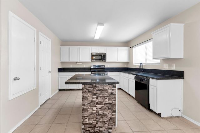 2317 Shady Birch Drive, Conroe, TX 77301
