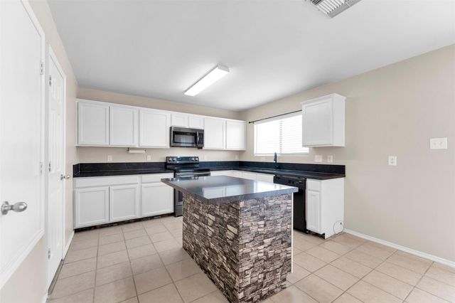 2317 Shady Birch Drive, Conroe, TX 77301