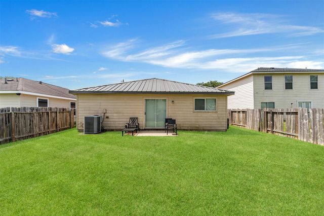 2317 Shady Birch Drive, Conroe, TX 77301