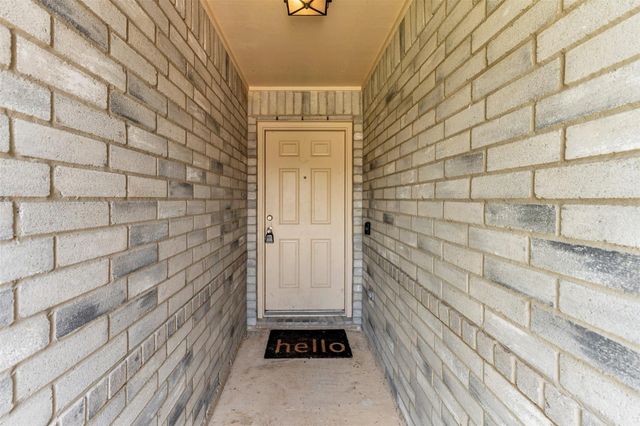 2317 Shady Birch Drive, Conroe, TX 77301