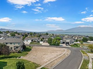 127 W HONEYSUCKLE DR # 221, Saratoga Springs, UT 84045