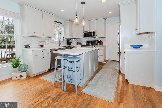 1555 CROFTON PKWY, Crofton, MD 21114