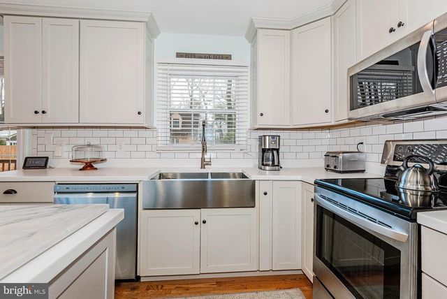 1555 CROFTON PKWY, Crofton, MD 21114