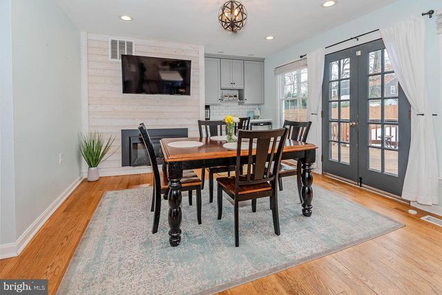 1555 CROFTON PKWY, Crofton, MD 21114