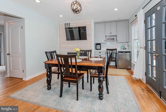 1555 CROFTON PKWY, Crofton, MD 21114