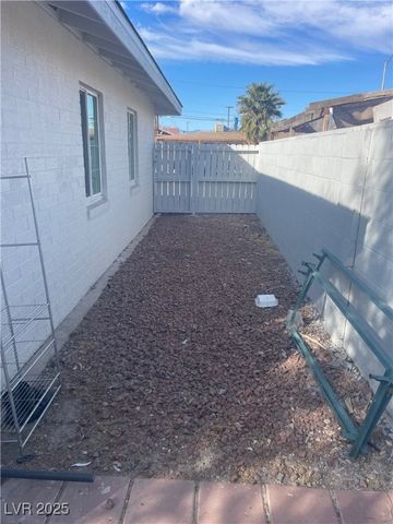 1905 Weldon Place, Las Vegas, NV 89104