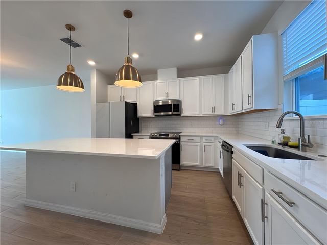 2962 VOYAGER AVENUE, St Cloud, FL 34771