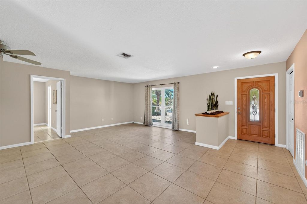 Image 11 of property listing at 6503 SANTIAGO COURT, Apollo Beach, FL 33572