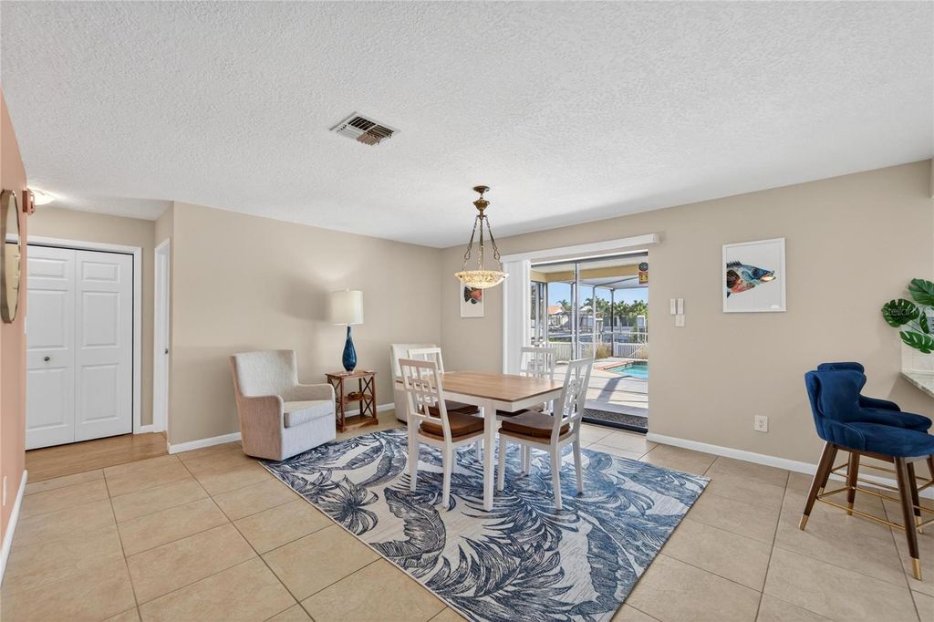 Image 18 of property listing at 6503 SANTIAGO COURT, Apollo Beach, FL 33572