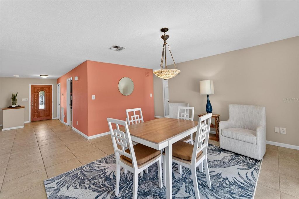 Image 20 of property listing at 6503 SANTIAGO COURT, Apollo Beach, FL 33572