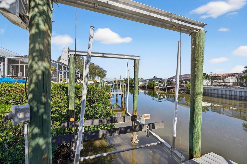 Image 58 of property listing at 6503 SANTIAGO COURT, Apollo Beach, FL 33572