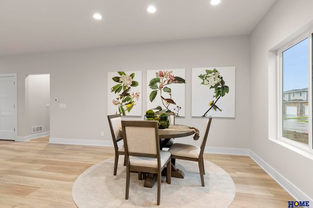 5802 S 94th Street, Lincoln, NE 68526