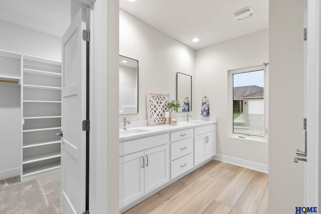 5802 S 94th Street, Lincoln, NE 68526