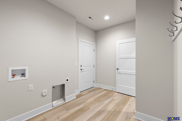 5802 S 94th Street, Lincoln, NE 68526