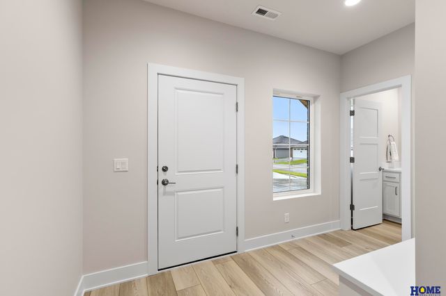 5802 S 94th Street, Lincoln, NE 68526