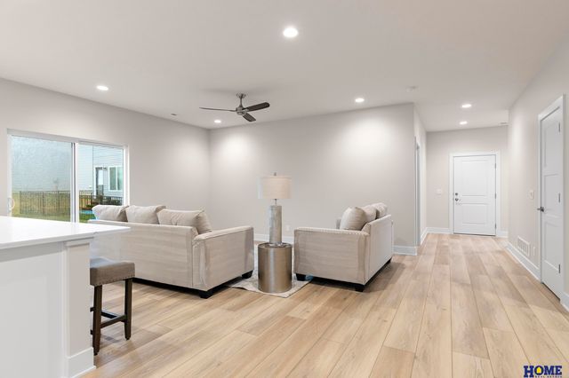 5802 S 94th Street, Lincoln, NE 68526