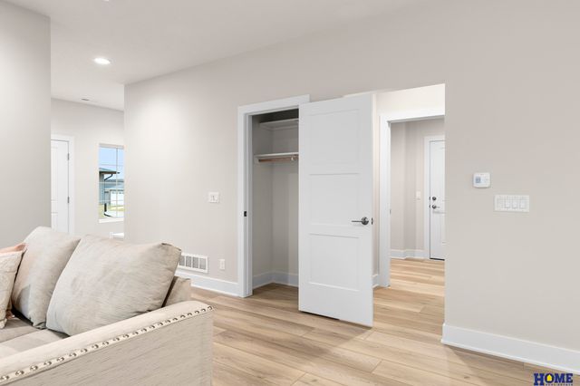 5802 S 94th Street, Lincoln, NE 68526