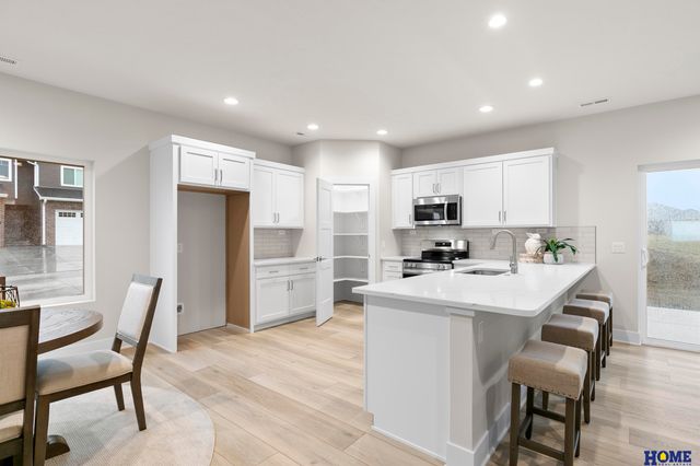 5802 S 94th Street, Lincoln, NE 68526