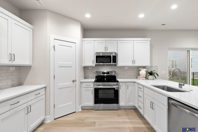 5802 S 94th Street, Lincoln, NE 68526