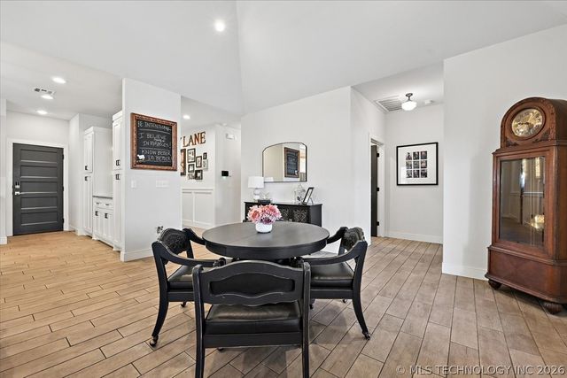 27423 E 109th Street S, Coweta, OK 74429