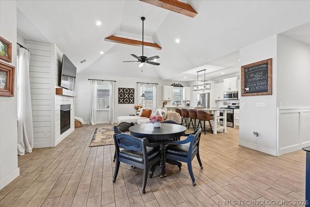 27423 E 109th Street S, Coweta, OK 74429