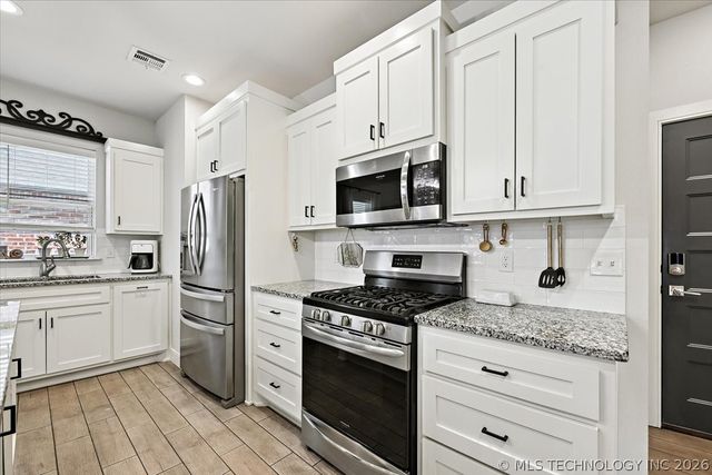 27423 E 109th Street S, Coweta, OK 74429