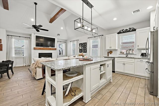 27423 E 109th Street S, Coweta, OK 74429