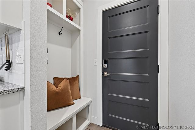 27423 E 109th Street S, Coweta, OK 74429