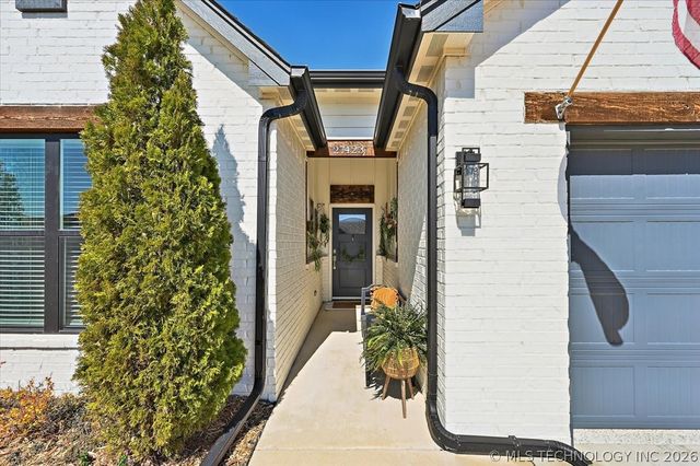 27423 E 109th Street S, Coweta, OK 74429