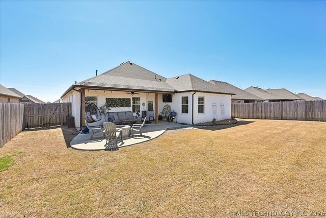 27423 E 109th Street S, Coweta, OK 74429