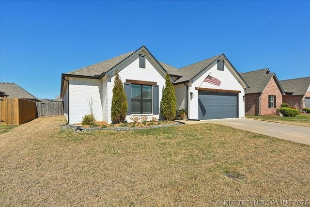 27423 E 109th Street S, Coweta, OK 74429