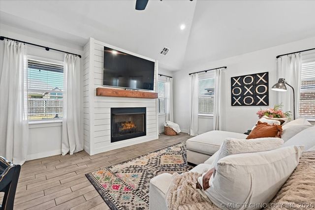 27423 E 109th Street S, Coweta, OK 74429