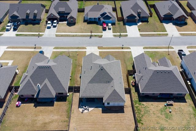 27423 E 109th Street S, Coweta, OK 74429