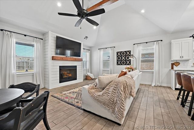 27423 E 109th Street S, Coweta, OK 74429