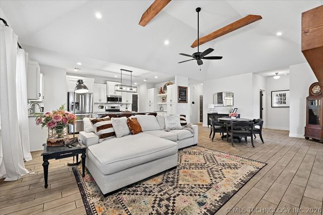 27423 E 109th Street S, Coweta, OK 74429