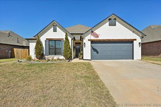 27423 E 109th Street S, Coweta, OK 74429