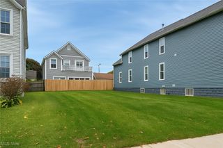 W 33rd Street, Cleveland, OH 44113