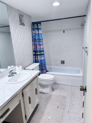 404 NW 70th Avenue 219, Plantation, FL 33317