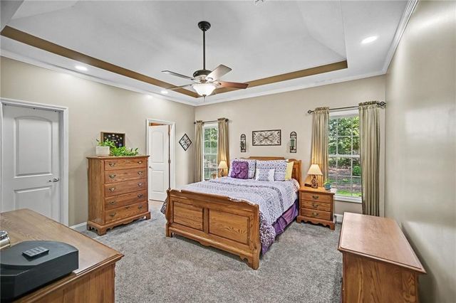 6989 141st Street, Basehor, KS 66007