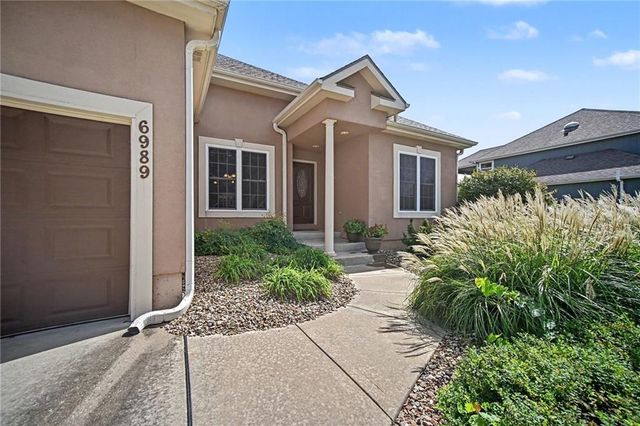 6989 141st Street, Basehor, KS 66007