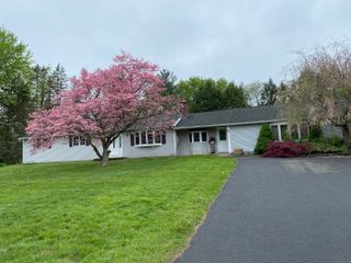 27 Margaret Drive, East Windsor, CT 06016
