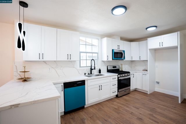 5915 San Pablo, Oakland, CA 94608