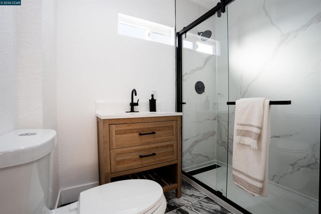 5915 San Pablo, Oakland, CA 94608