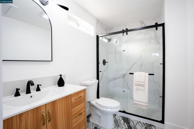 5915 San Pablo, Oakland, CA 94608