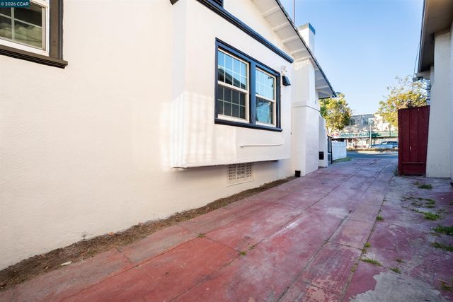 5915 San Pablo, Oakland, CA 94608