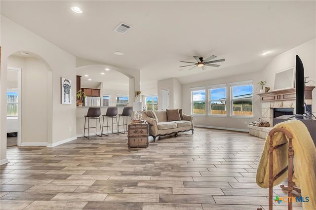 701 Sweet Gum, Kyle, TX 78640